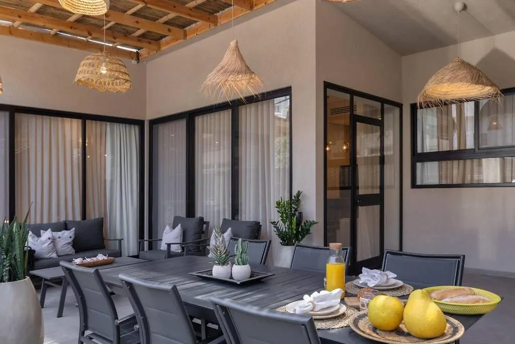 By Eezy - בית 4 חדרי שינה עם בריכה עד 10 אורחים Villa Eilat 0*,  Israel